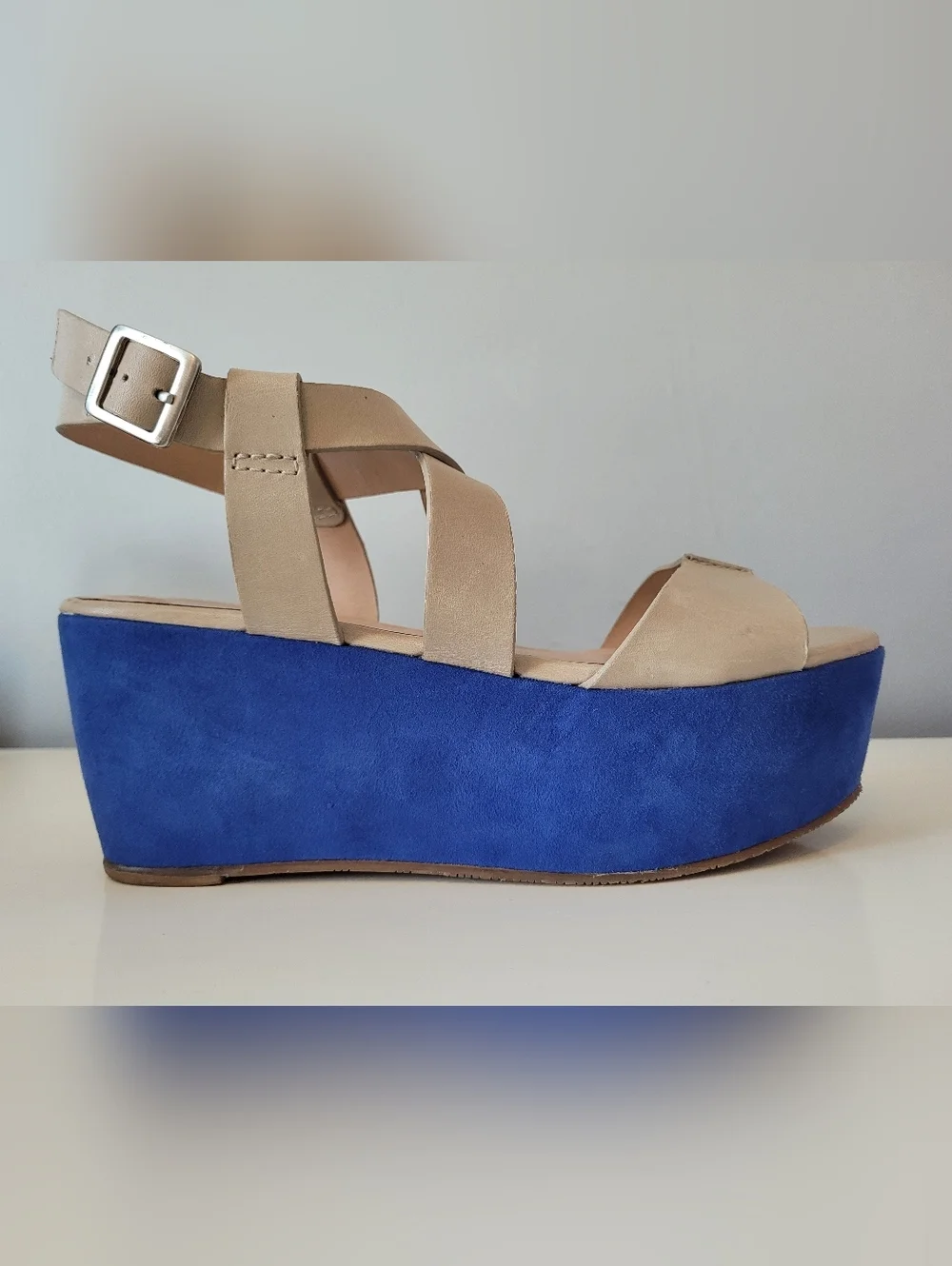 Pour La Victoire Noelle Flatforms, GUC, Size 9.5